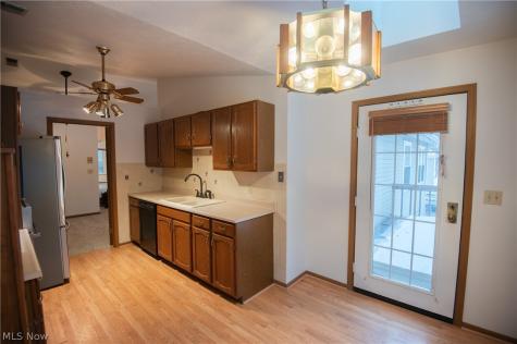 1327 Fox Run Drive Youngstown OH 44512