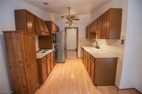 1327 Fox Run Drive Youngstown OH 44512