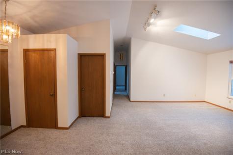 1327 Fox Run Drive Youngstown OH 44512