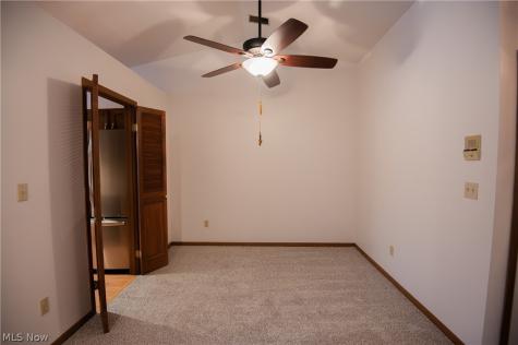 1327 Fox Run Drive Youngstown OH 44512