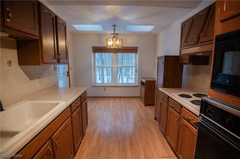 1327 Fox Run Drive Youngstown OH 44512