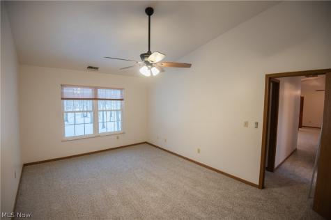 1327 Fox Run Drive Youngstown OH 44512