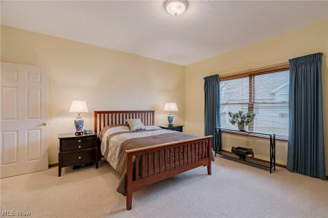 133 Gleneagle Drive Elyria OH 44035