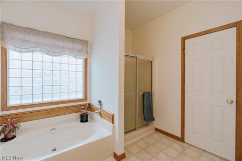 133 Gleneagle Drive Elyria OH 44035