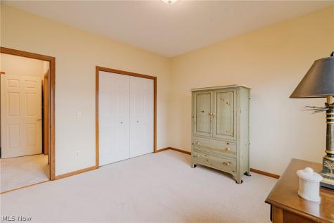 133 Gleneagle Drive Elyria OH 44035