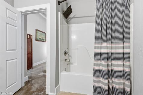 8205 Franklin Boulevard Cleveland OH 44102