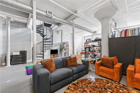 8205 Franklin Boulevard Cleveland OH 44102
