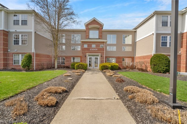 23004 Chandlers Lane Olmsted Falls OH 44138