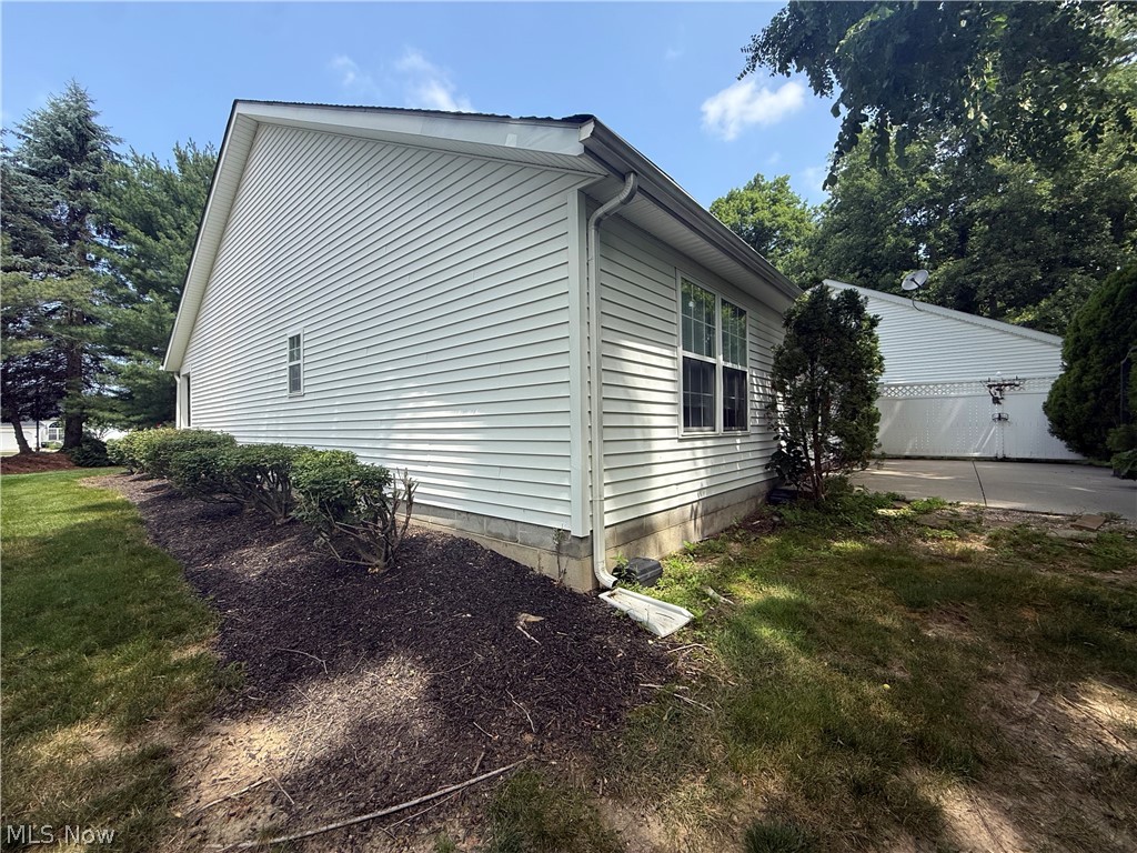 119 Woodbine Oval Madison OH 44057