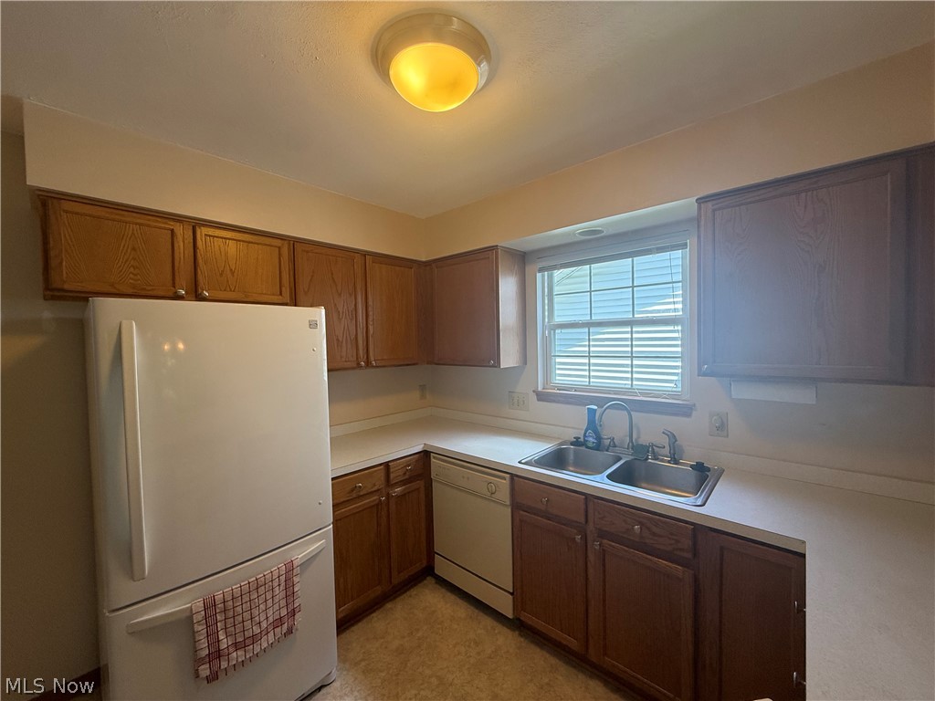 119 Woodbine Oval Madison OH 44057