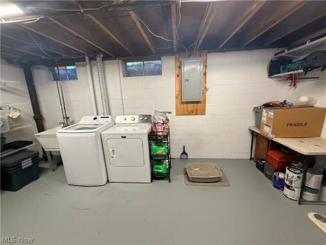 999 Renninger Road Akron OH 44319