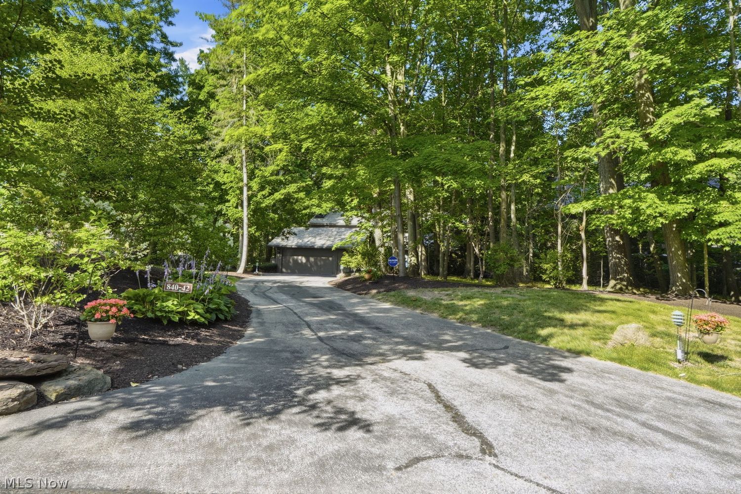 840-42 Windward Drive Aurora OH 44202