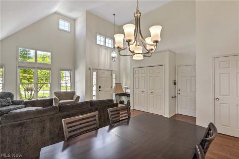 24 Nantucket Row Rocky River OH 44116