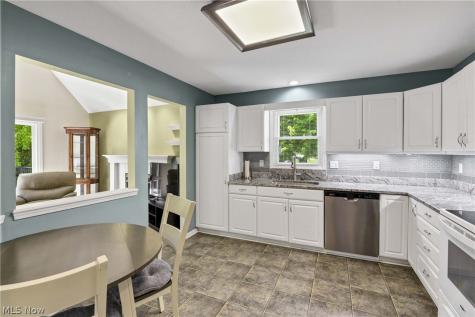 24 Nantucket Row Rocky River OH 44116