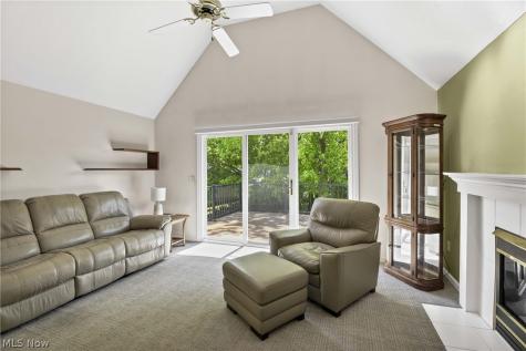 24 Nantucket Row Rocky River OH 44116