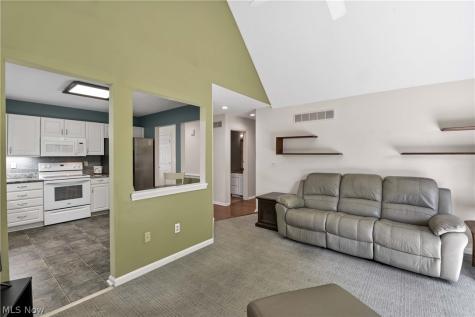 24 Nantucket Row Rocky River OH 44116