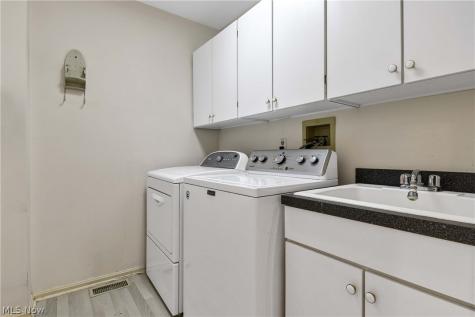 24 Nantucket Row Rocky River OH 44116
