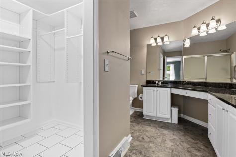 24 Nantucket Row Rocky River OH 44116