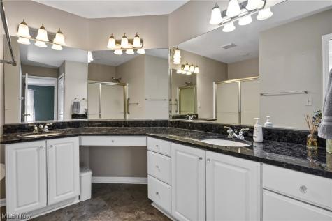 24 Nantucket Row Rocky River OH 44116