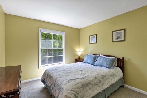 24 Nantucket Row Rocky River OH 44116
