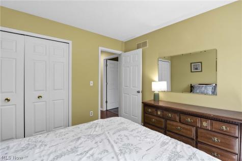 24 Nantucket Row Rocky River OH 44116