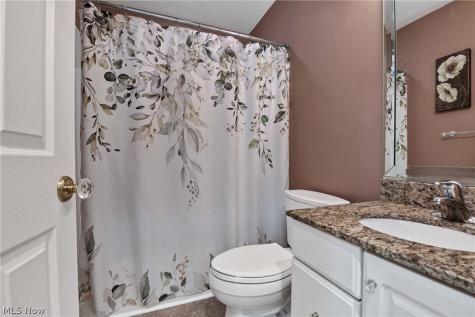 24 Nantucket Row Rocky River OH 44116