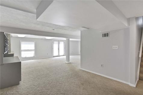 24 Nantucket Row Rocky River OH 44116