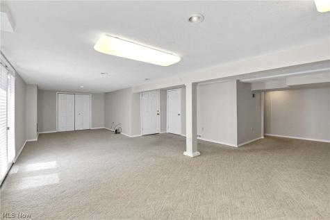 24 Nantucket Row Rocky River OH 44116