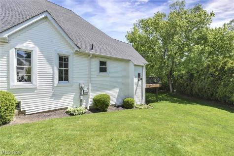 24 Nantucket Row Rocky River OH 44116