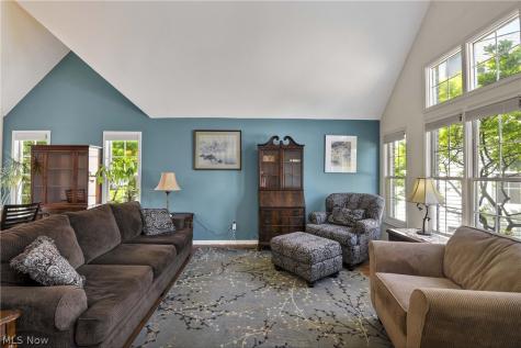 24 Nantucket Row Rocky River OH 44116