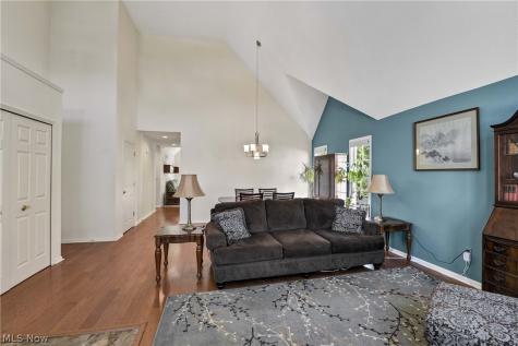 24 Nantucket Row Rocky River OH 44116