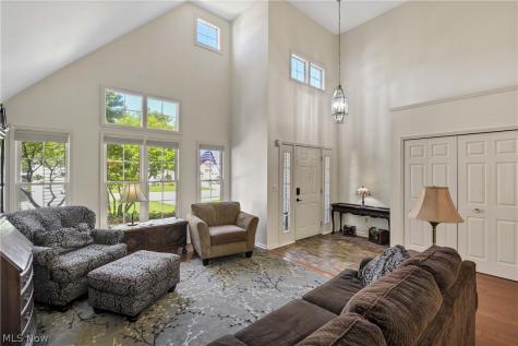 24 Nantucket Row Rocky River OH 44116