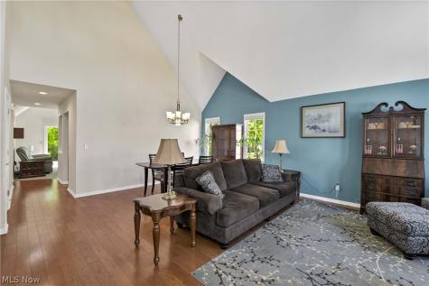 24 Nantucket Row Rocky River OH 44116