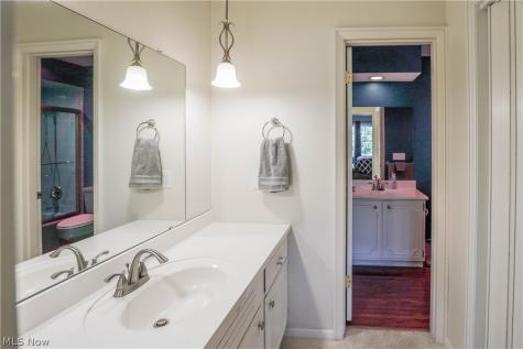 1653 Greenway Road SE North Canton OH 44709