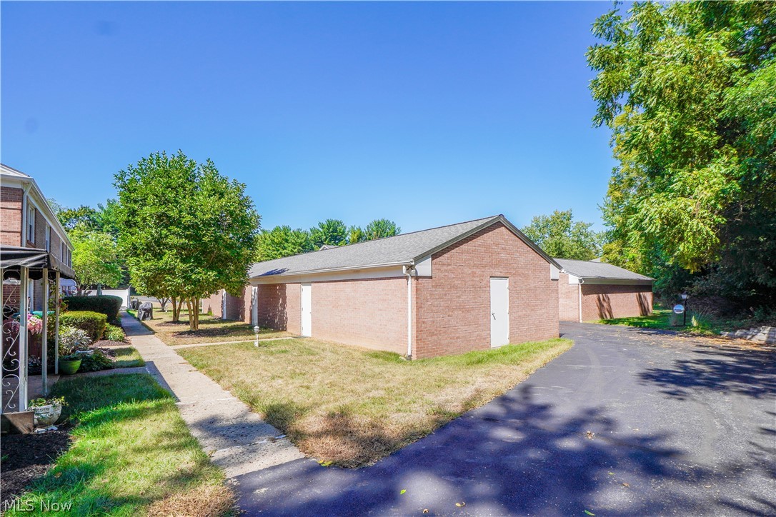 1653 Greenway Road SE North Canton OH 44709
