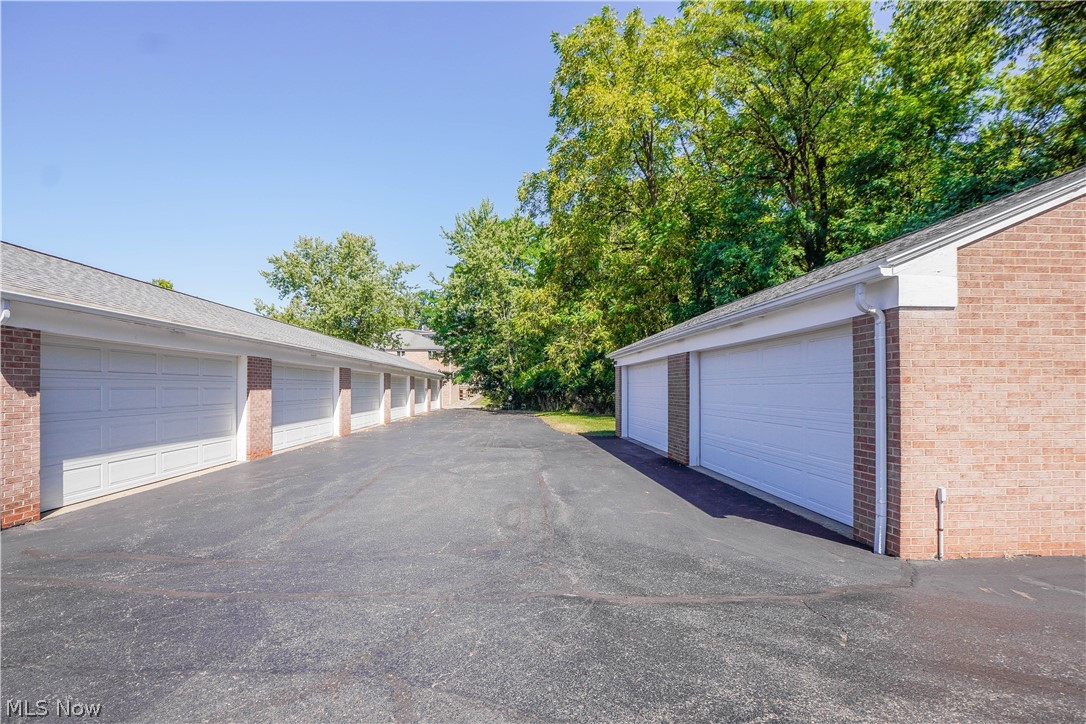 1653 Greenway Road SE North Canton OH 44709