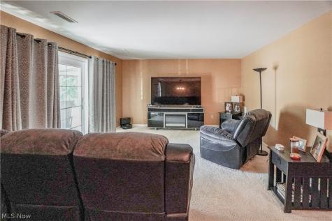 1653 Greenway Road SE North Canton OH 44709