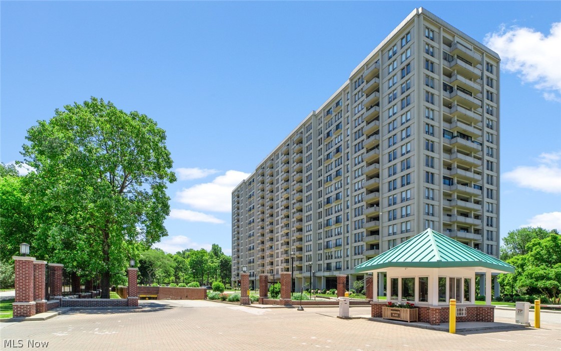 1 Bratenahl Place Bratenahl OH 44108