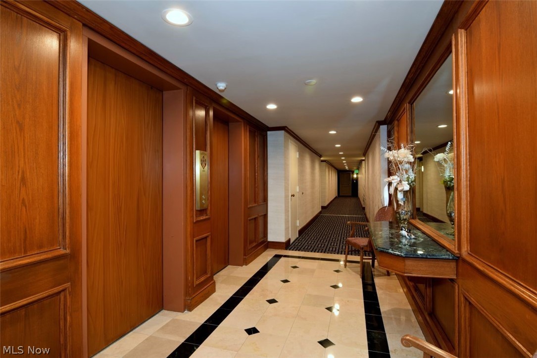 1 Bratenahl Place Bratenahl OH 44108