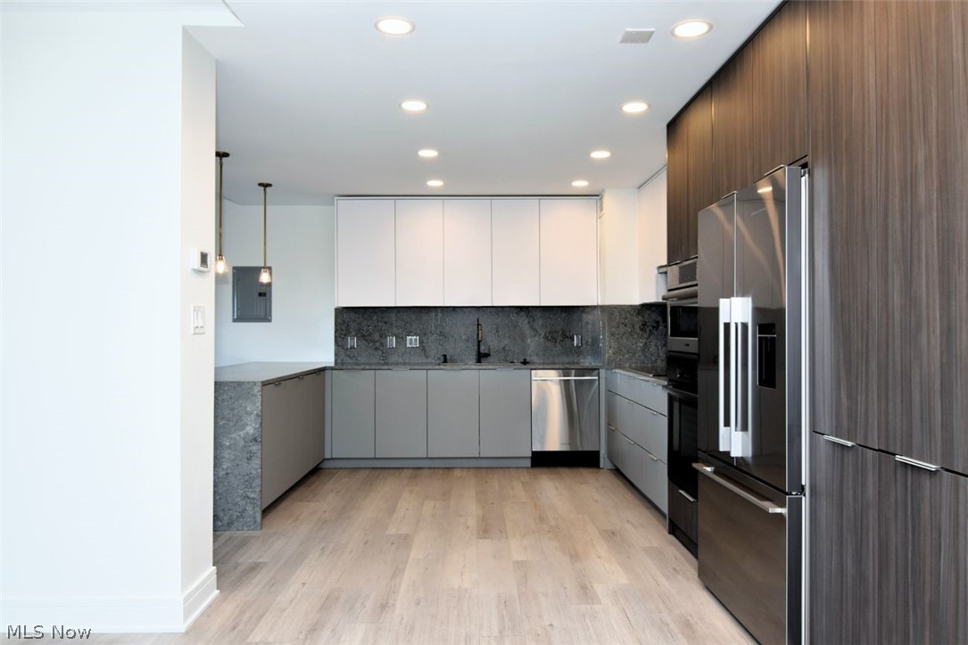 1 Bratenahl Place Bratenahl OH 44108