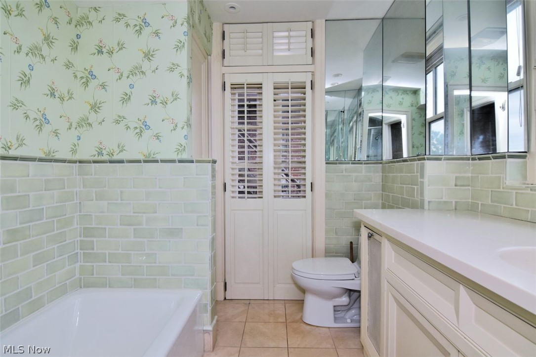 13515 Shaker Boulevard Cleveland OH 44120