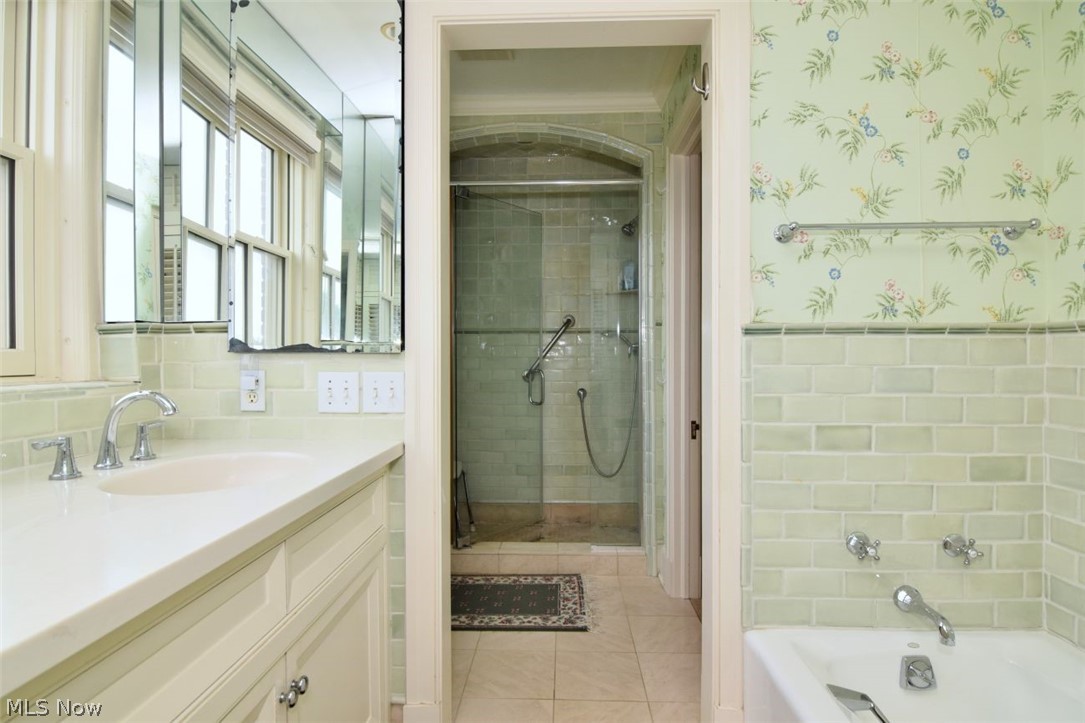 13515 Shaker Boulevard Cleveland OH 44120