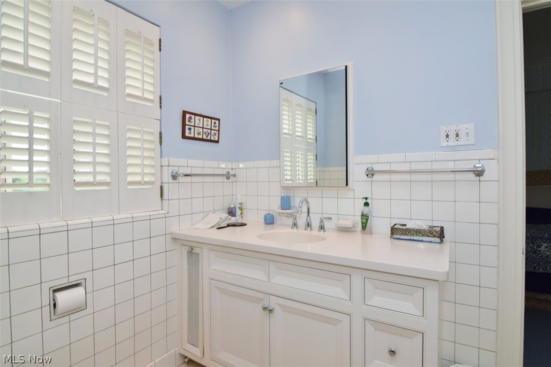 13515 Shaker Boulevard Cleveland OH 44120