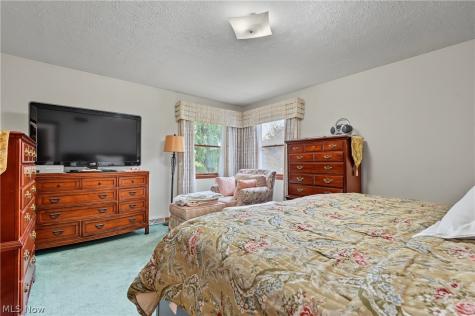 1910 Lillian Road Stow OH 44224