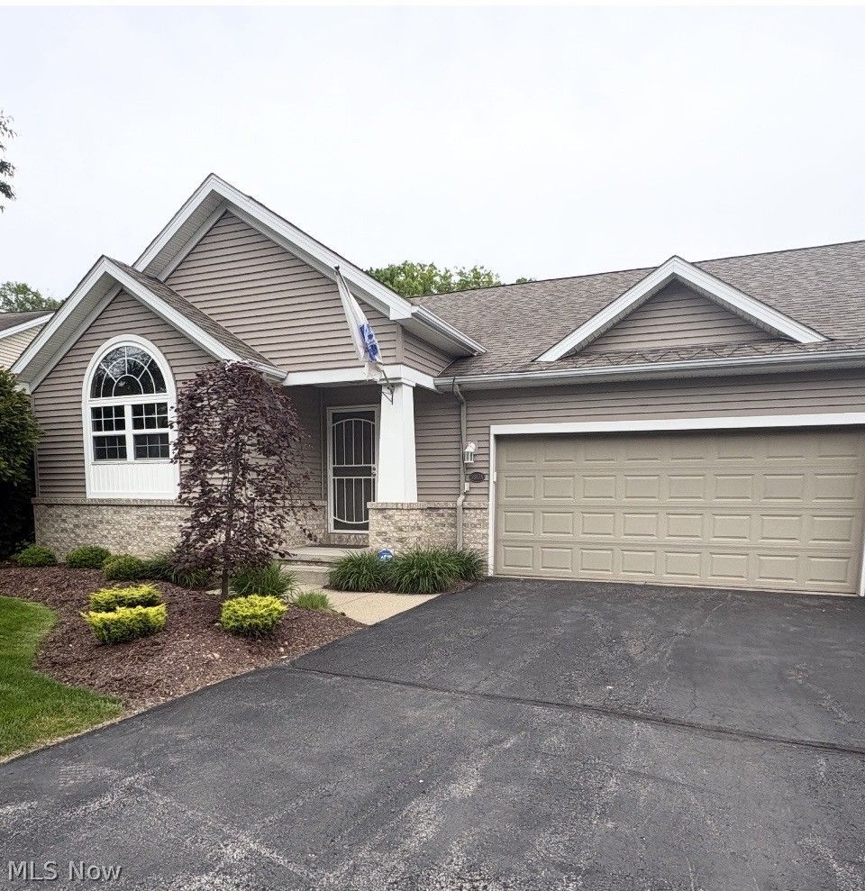Youngstown OH, 5817 Herons Boulevard, Unit A