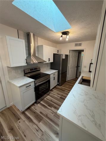 3352 Brookside Lane Cuyahoga Falls OH 44223
