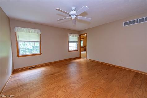952 Rosemarie Circle Wadsworth OH 44281