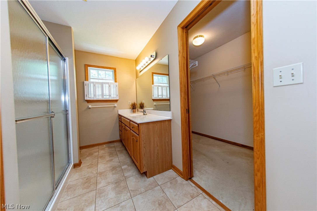 952 Rosemarie Circle Wadsworth OH 44281