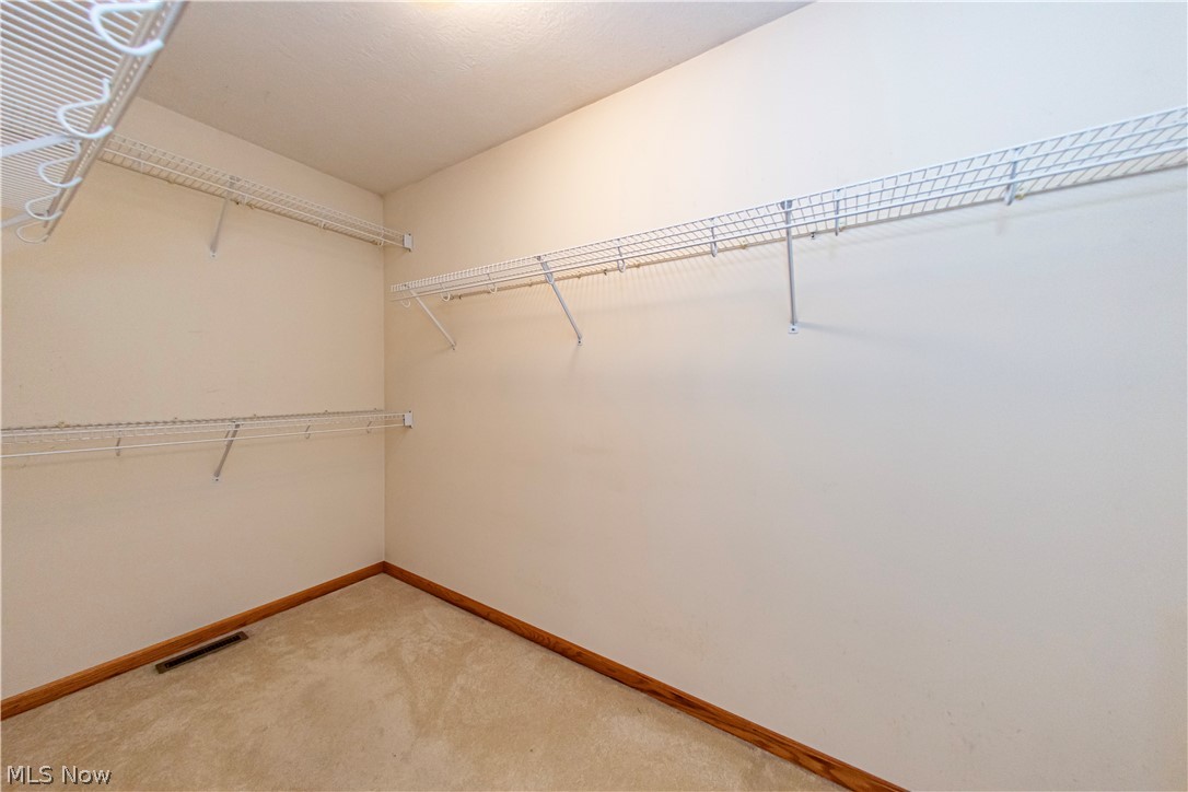 952 Rosemarie Circle Wadsworth OH 44281
