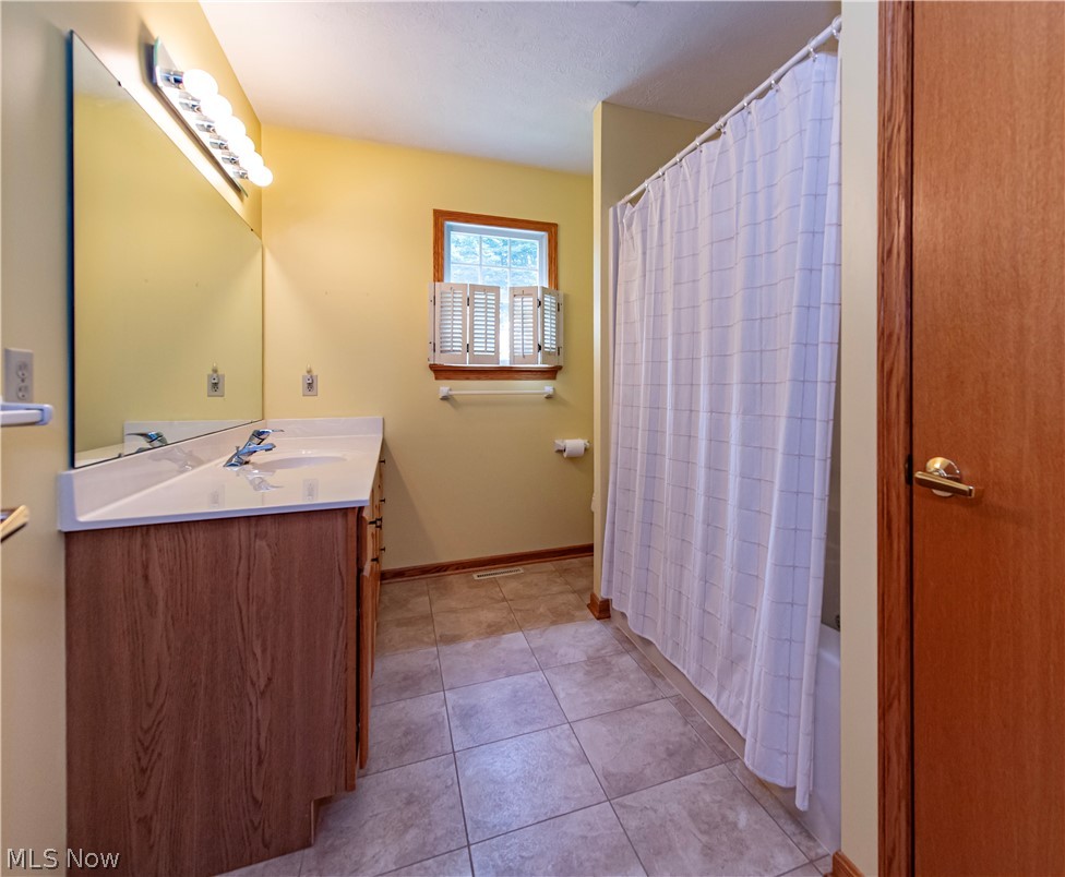 952 Rosemarie Circle Wadsworth OH 44281